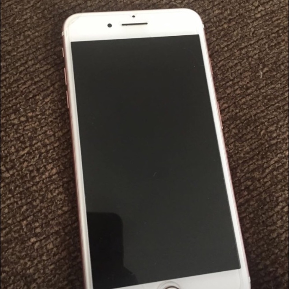 I phone 7+ sprint unlockd rose gold 🥀